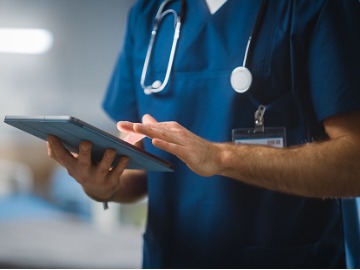 hospital-ward-unrecognizable-head-nurse-doctor-surgeon-uses-digital-picture-id1353357410